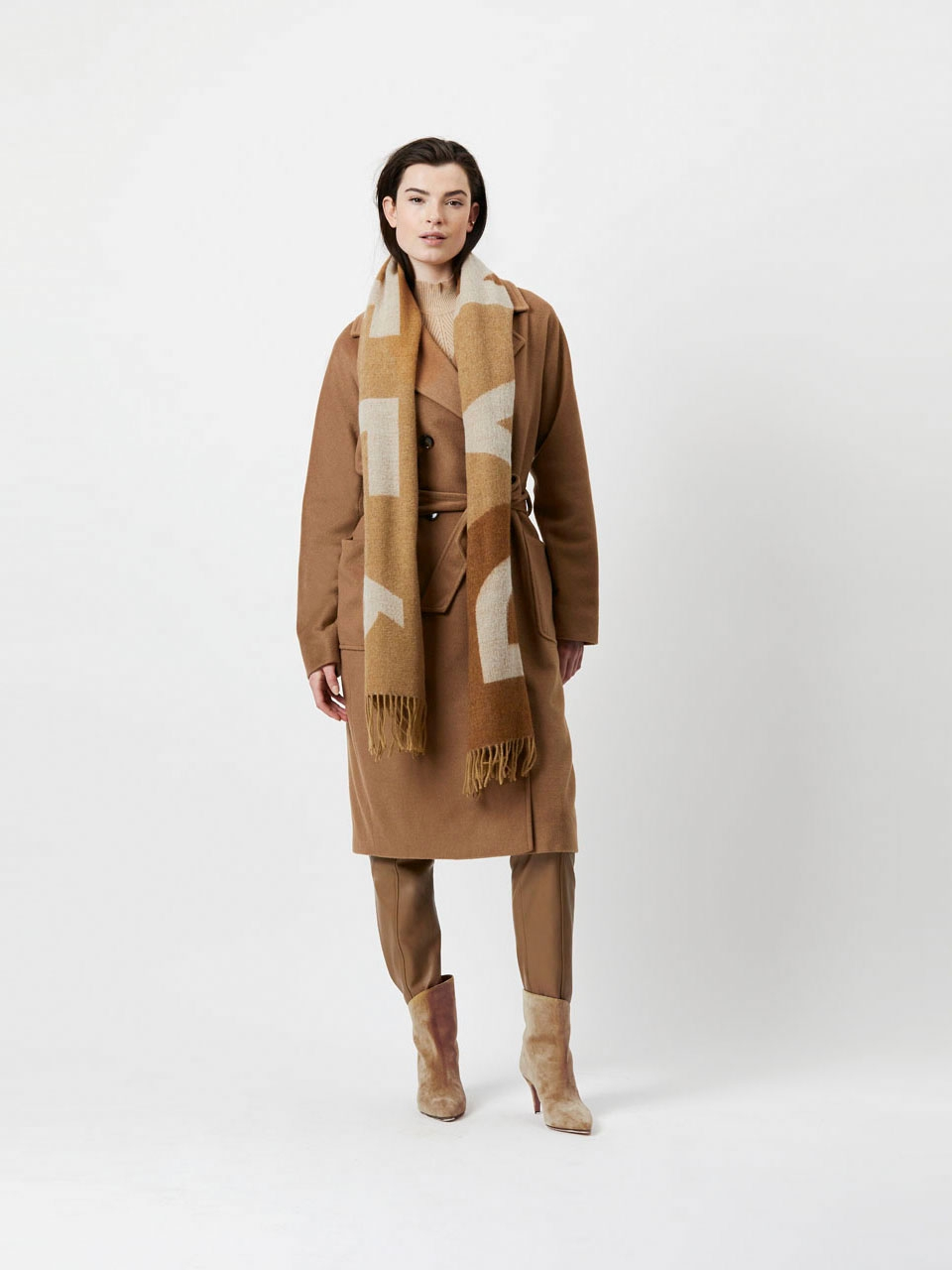 Wool blend jacquard scarf