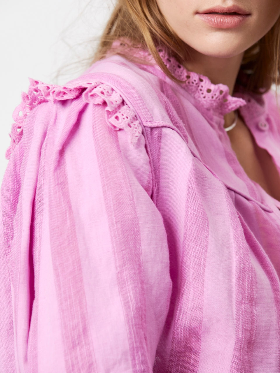 Responsible cotton/linen blend top