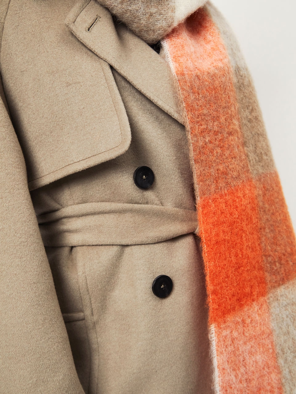 Trenchcoat in light taupe