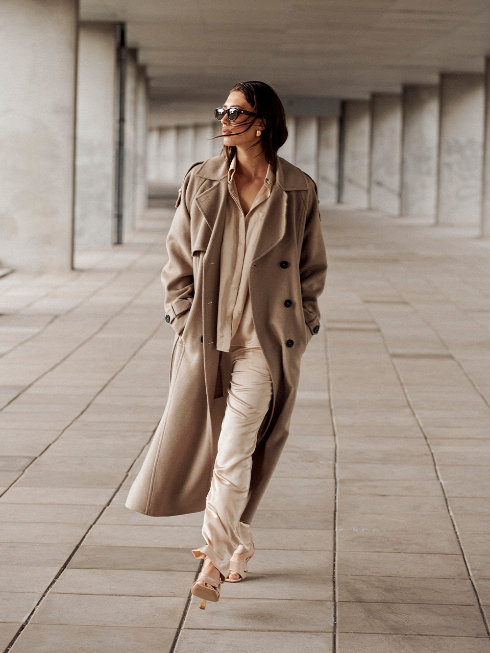 Trenchcoat in light taupe
