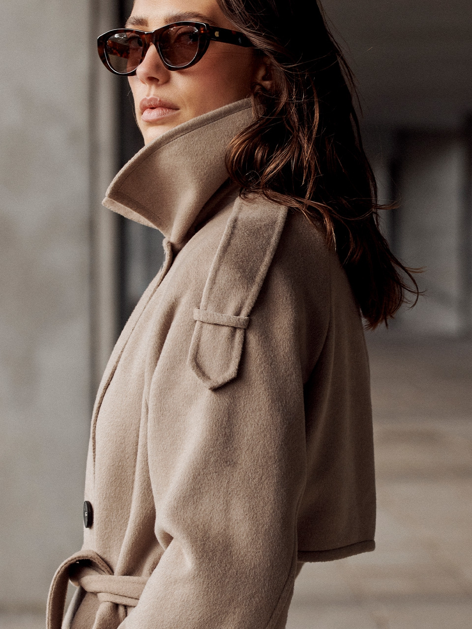 Trenchcoat in light taupe