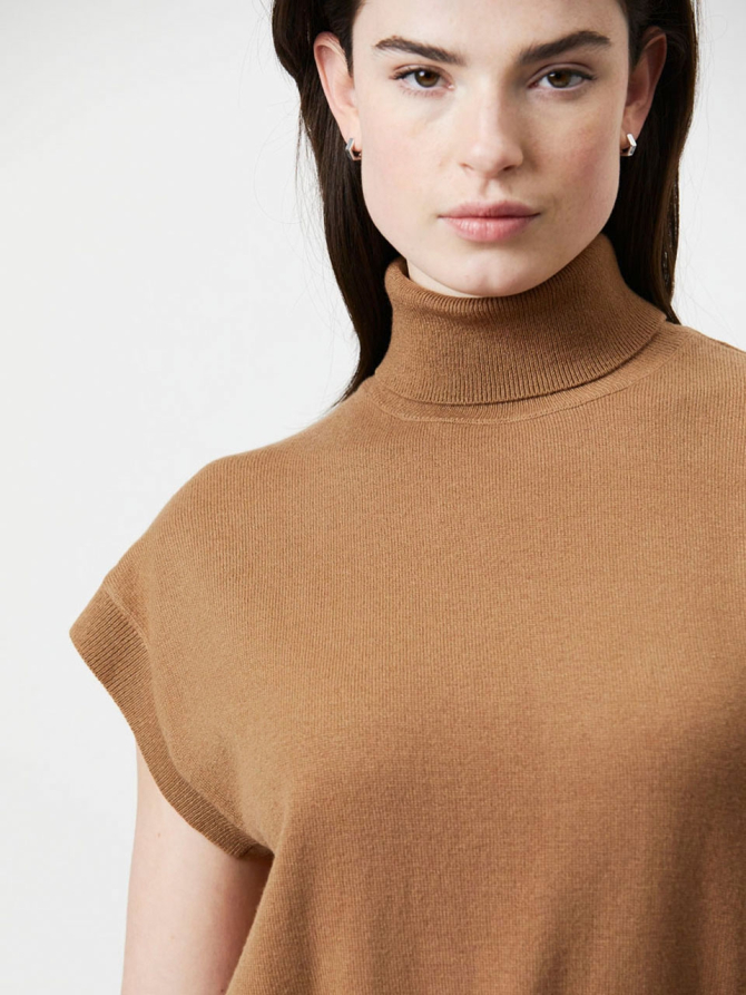 Certified responsible wool sweater