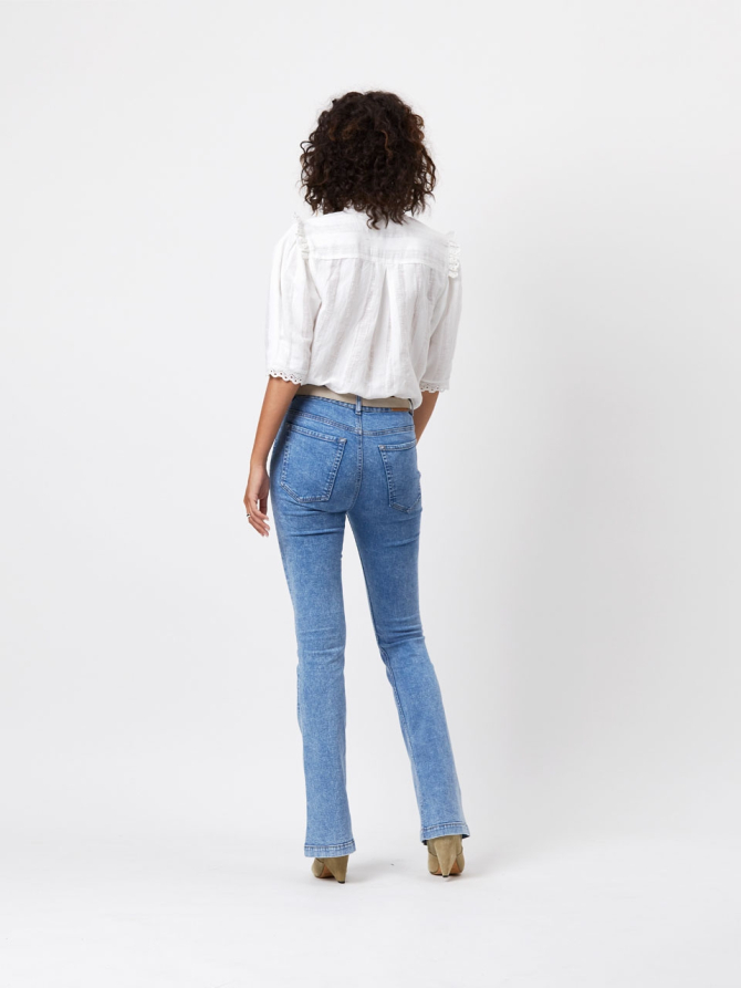 Responsible cotton/linen blend top