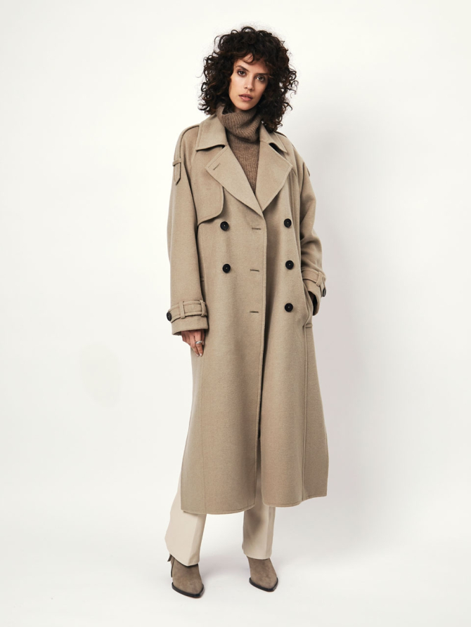 Trenchcoat in light taupe