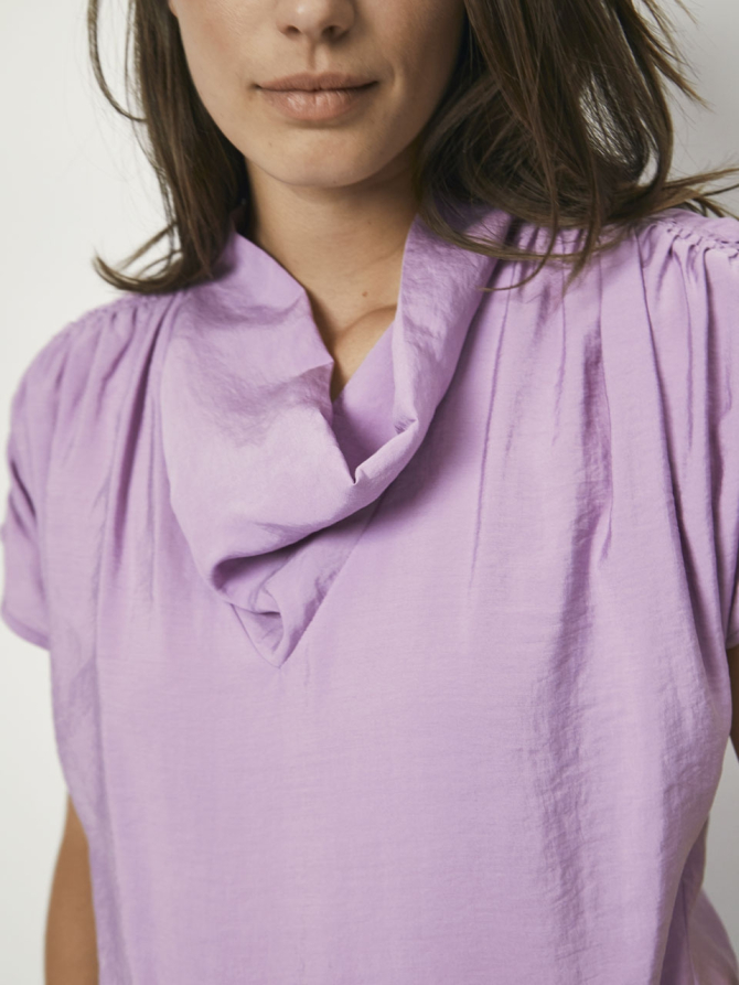 Drapey, detailed short description