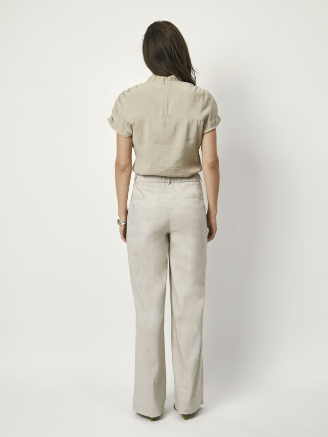 Drapey, detailed short description